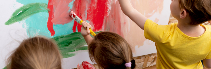 Fotos de Crianças pintando, Imagens de Crianças pintando sem